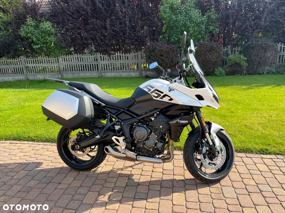 Triumph Tiger - 1