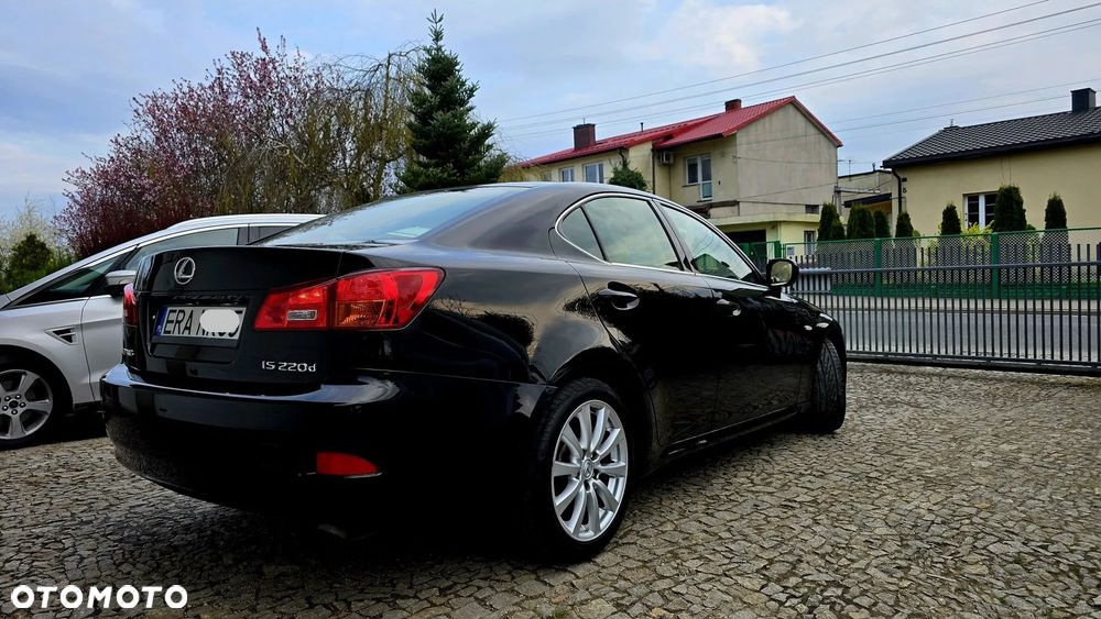 Lexus IS 220d - 12