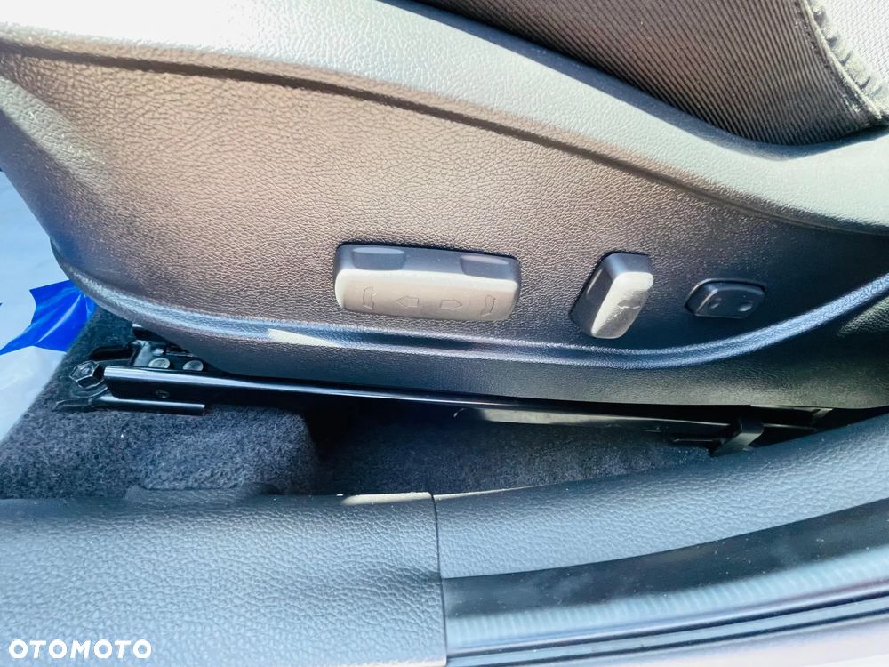 Hyundai i30 blue 1.6 GDI YES Gold - 18