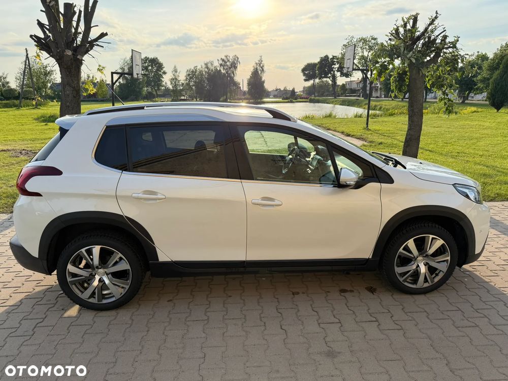Peugeot 2008 PureTech 130 Allure - 6