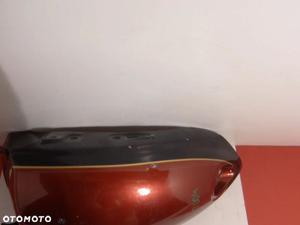 TRIUMPH RACET 3 BŁOTNIK TYŁ T004 - 12