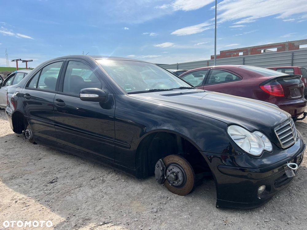 Mercedes C Klasa W203 C180 (197U) części maska zderzak błotnik drzwi klapa lampy fotele deska - 2