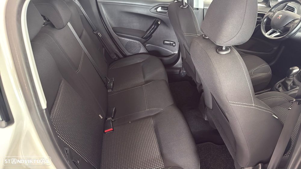 Peugeot 208 PureTech 82 Start & Stop Allure - 12