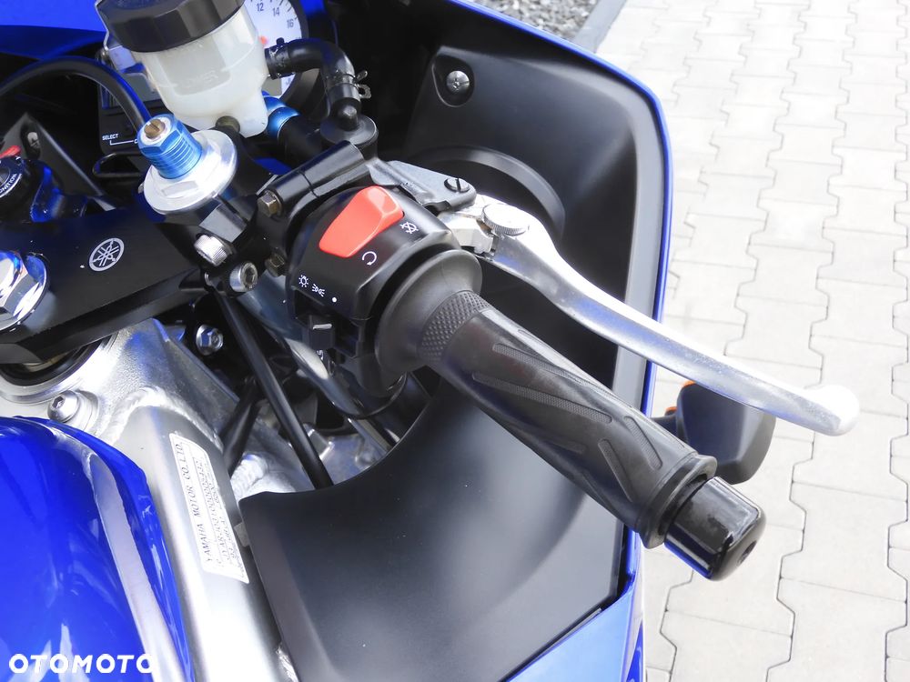 Yamaha R6 - 11
