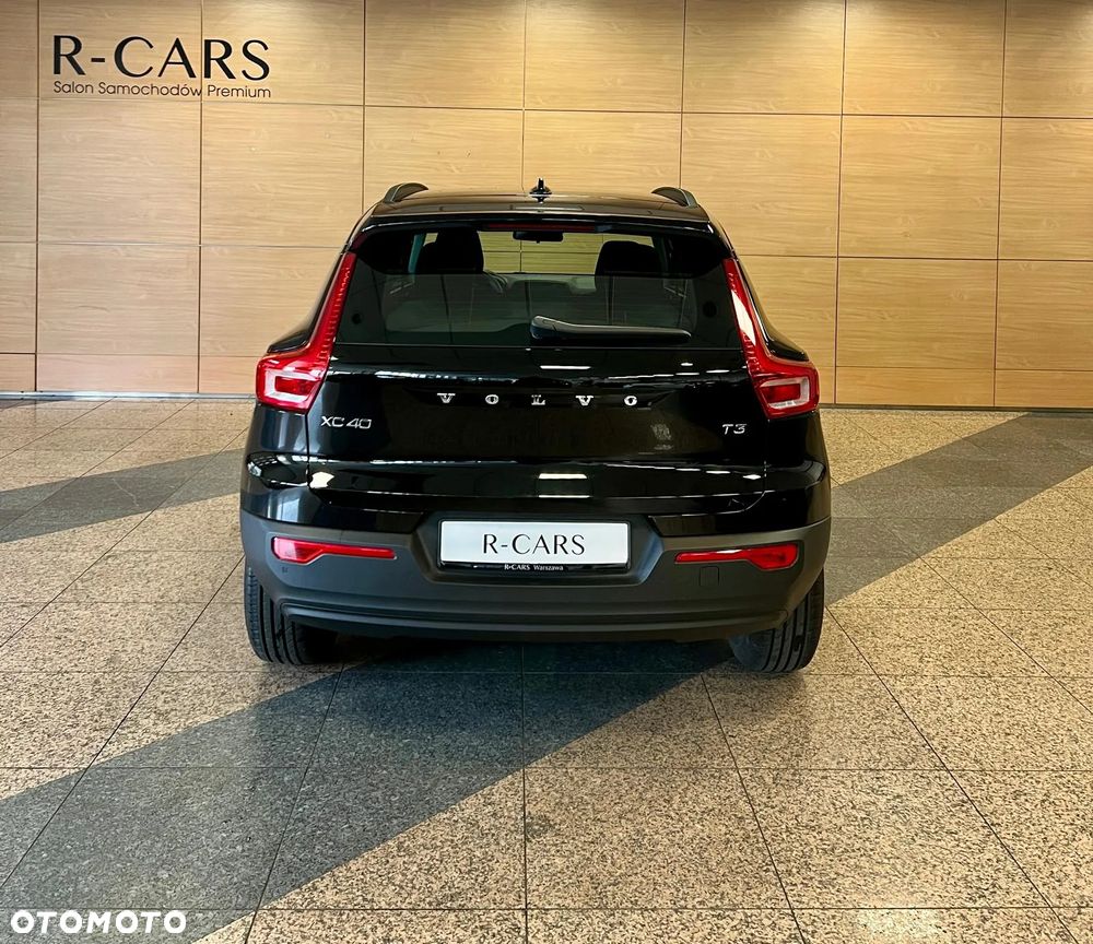 Volvo XC 40 T3 Momentum Pro - 4