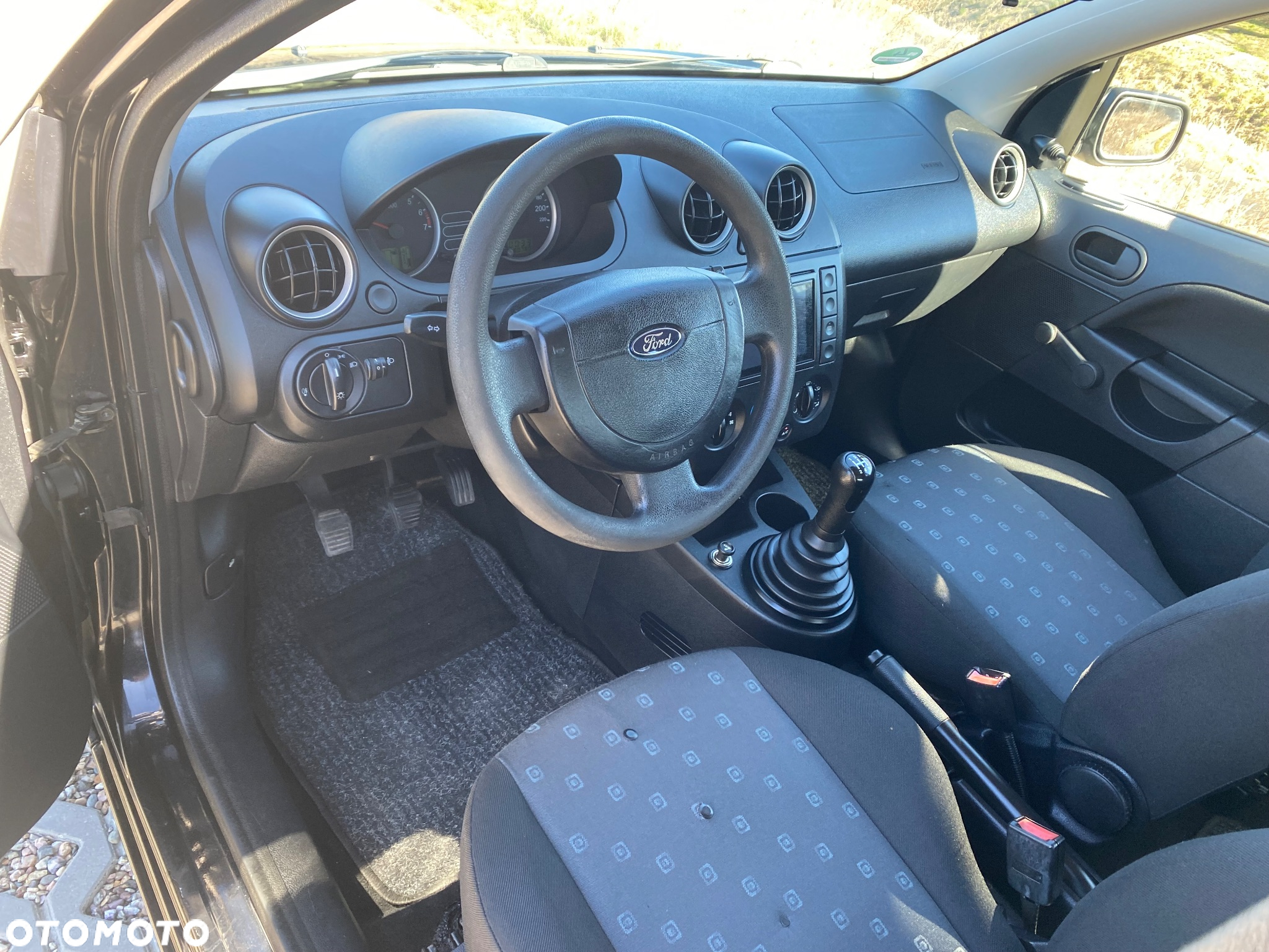 Ford Fiesta 1.3 Ambiente - 33