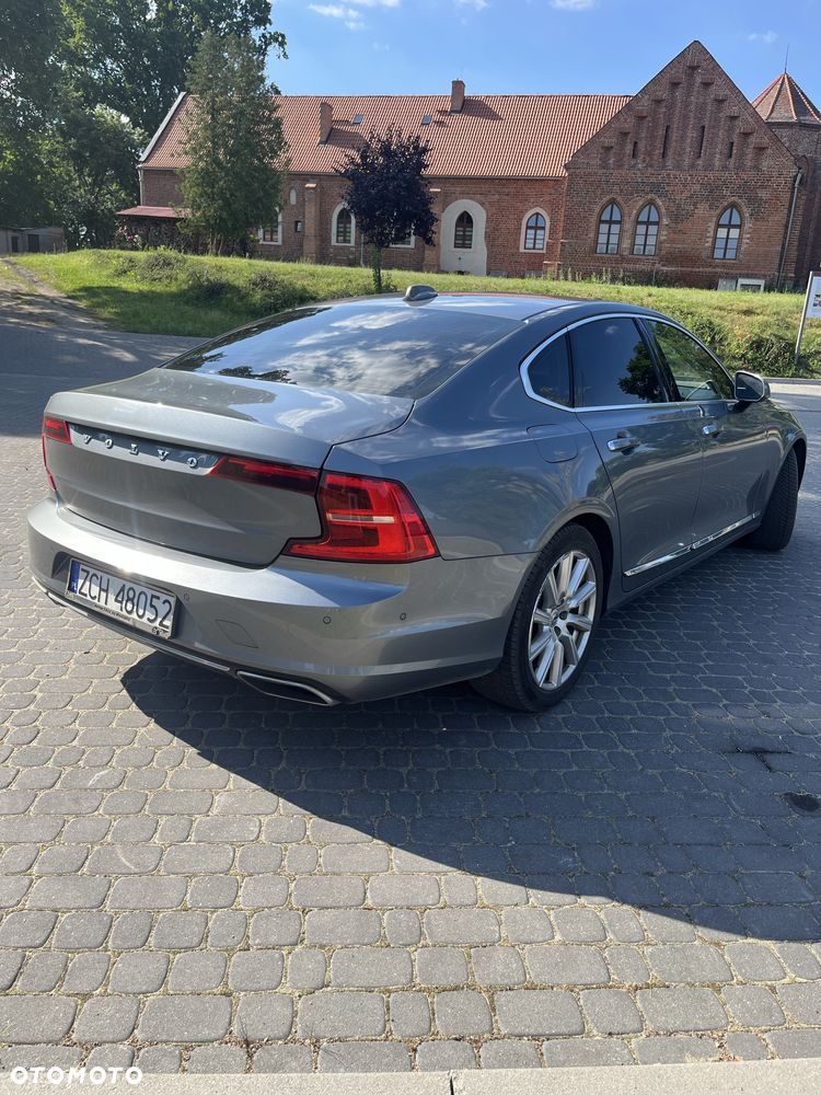 Volvo S90 - 2