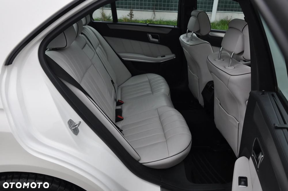 Mercedes-Benz Klasa E 350 BlueTEC 4-Matic Avantgarde - 12