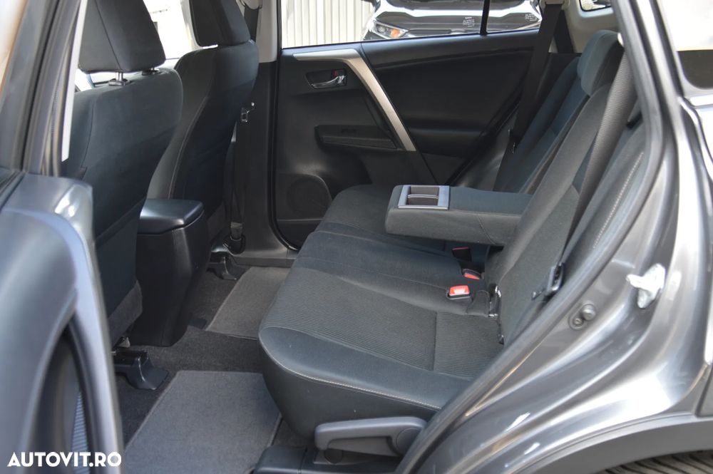 Toyota RAV4 2.2 D-4D 4x4 Automatik Edition - 13