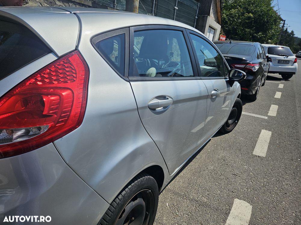 Ford Fiesta - 9