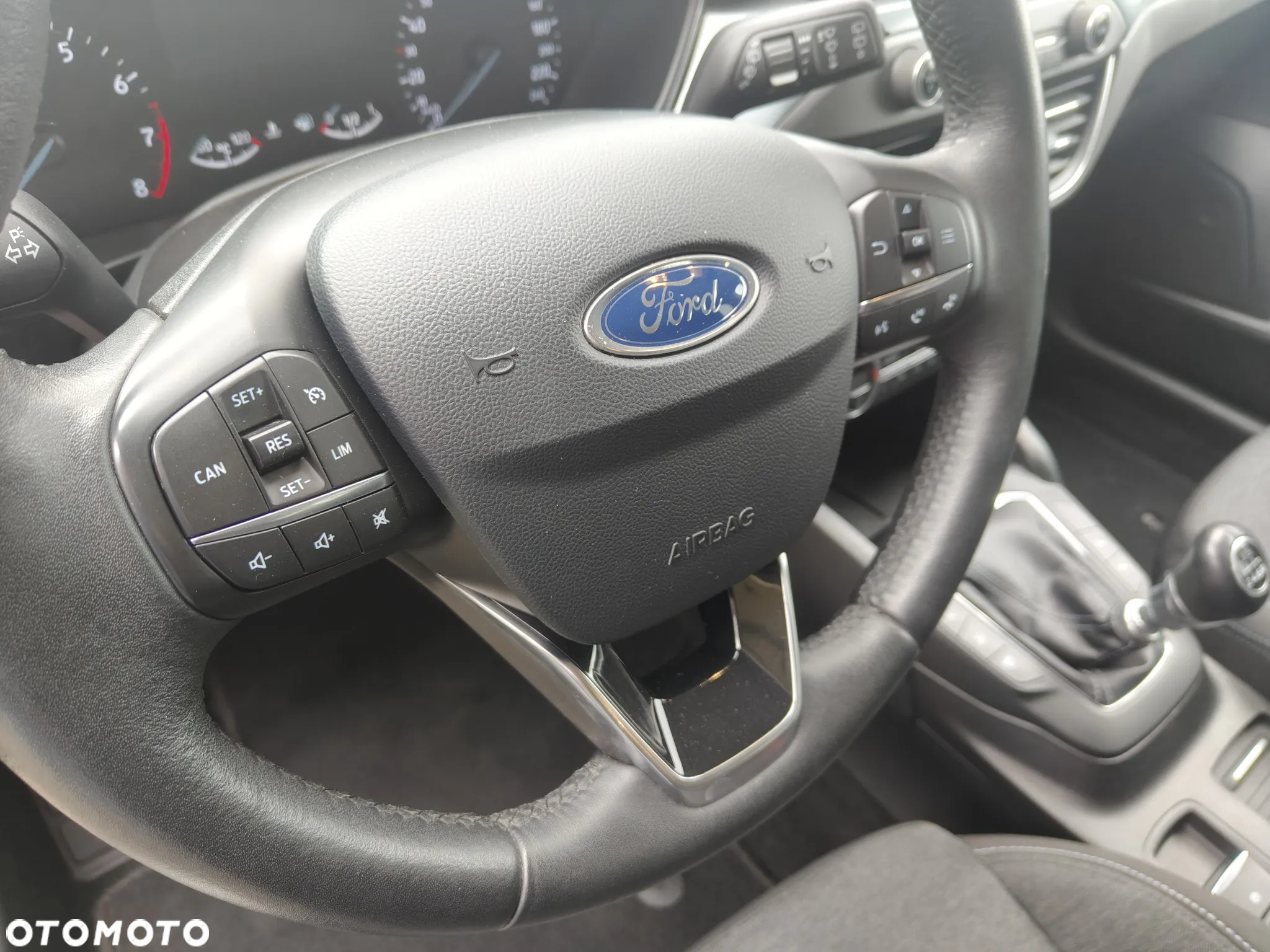 Ford Focus 1.0 EcoBoost Active Business - 30