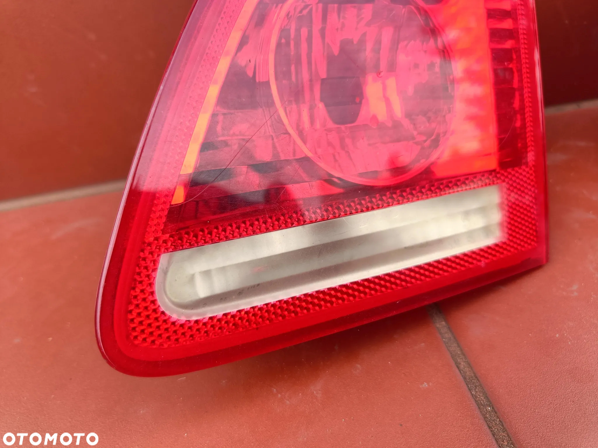BMW E60 E61 KOMBI LAMPA TYLNA TYŁ W KLAPĘ LEWA PRAWA - 3