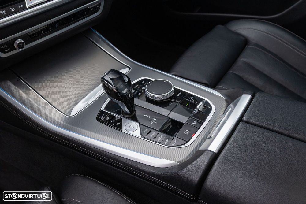 BMW X5 45 e xDrive Pack M - 24