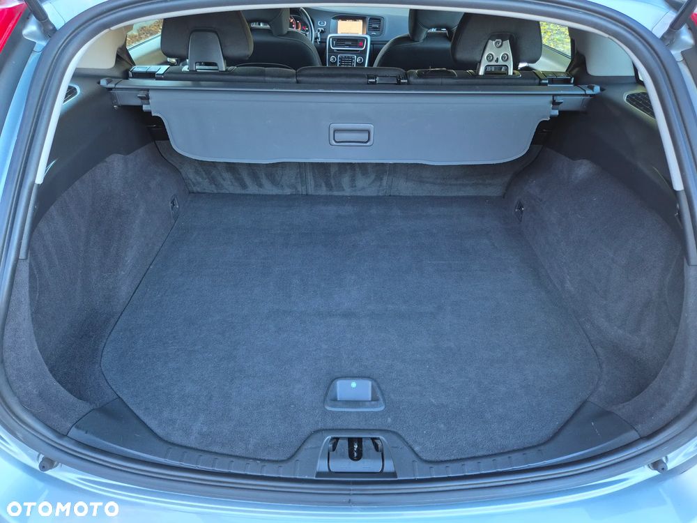 Volvo V60 D2 Drive-E Momentum - 26