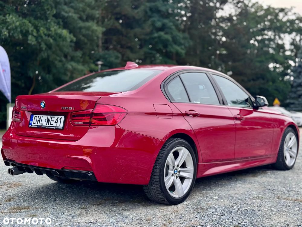 BMW Seria 3 328i - 12