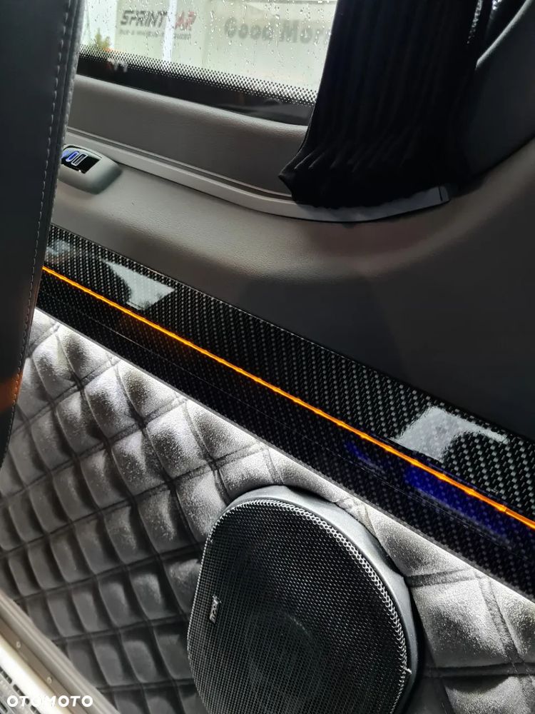 Mercedes-Benz Sprinter - 4