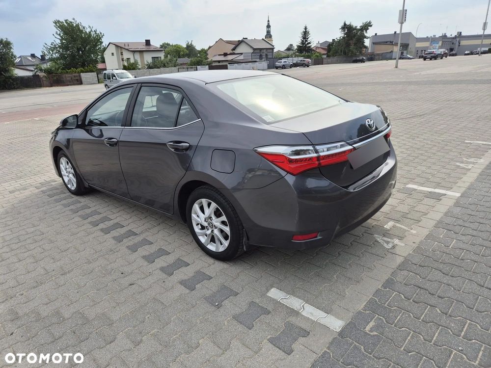 Toyota Corolla 1.6 Classic Plus - 5