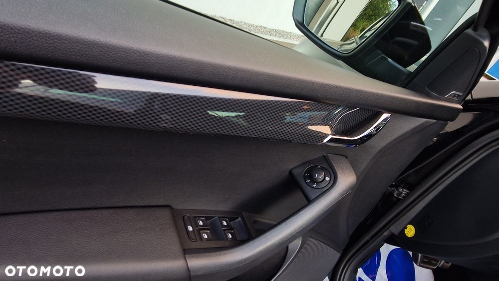 Skoda Octavia 2.0 TDI RS Challenge DSG - 32