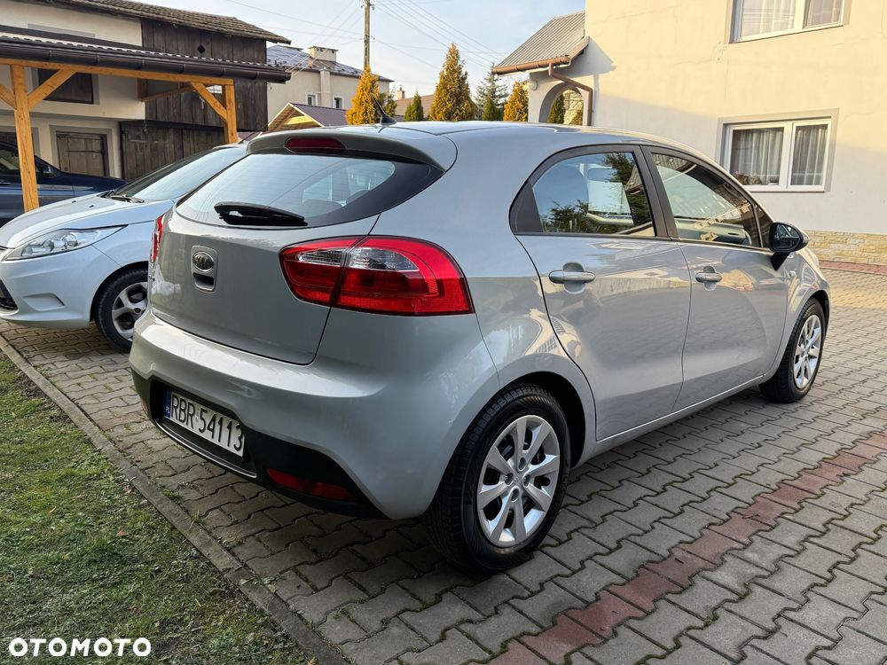 Kia Rio - 7