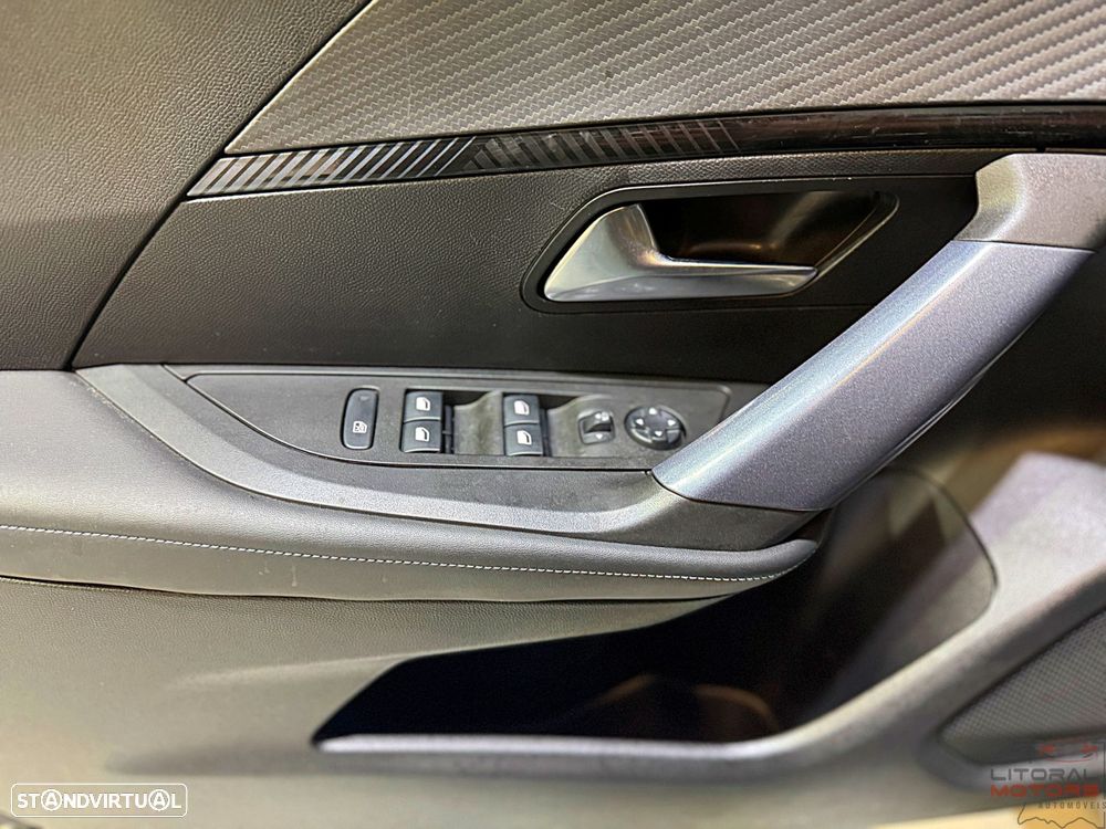 Peugeot 2008 1.2 PureTech Allure Pack - 18