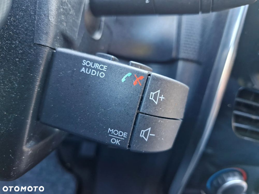 Renault Clio 1.2 16V 75 LIMITED - 15