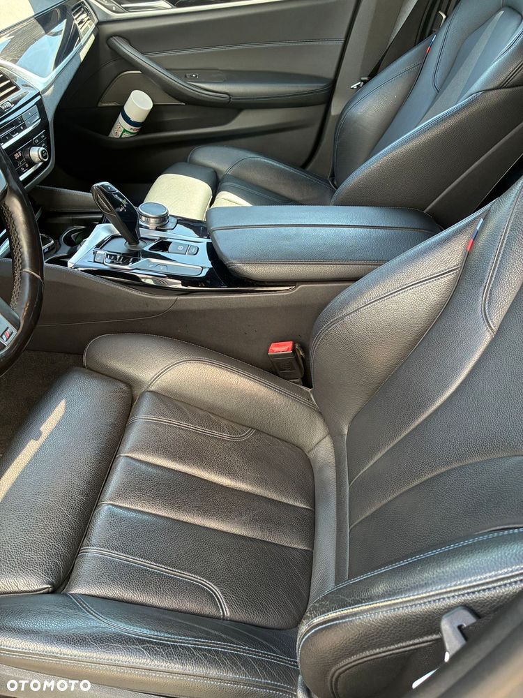 BMW Seria 5 M550i xDrive - 10