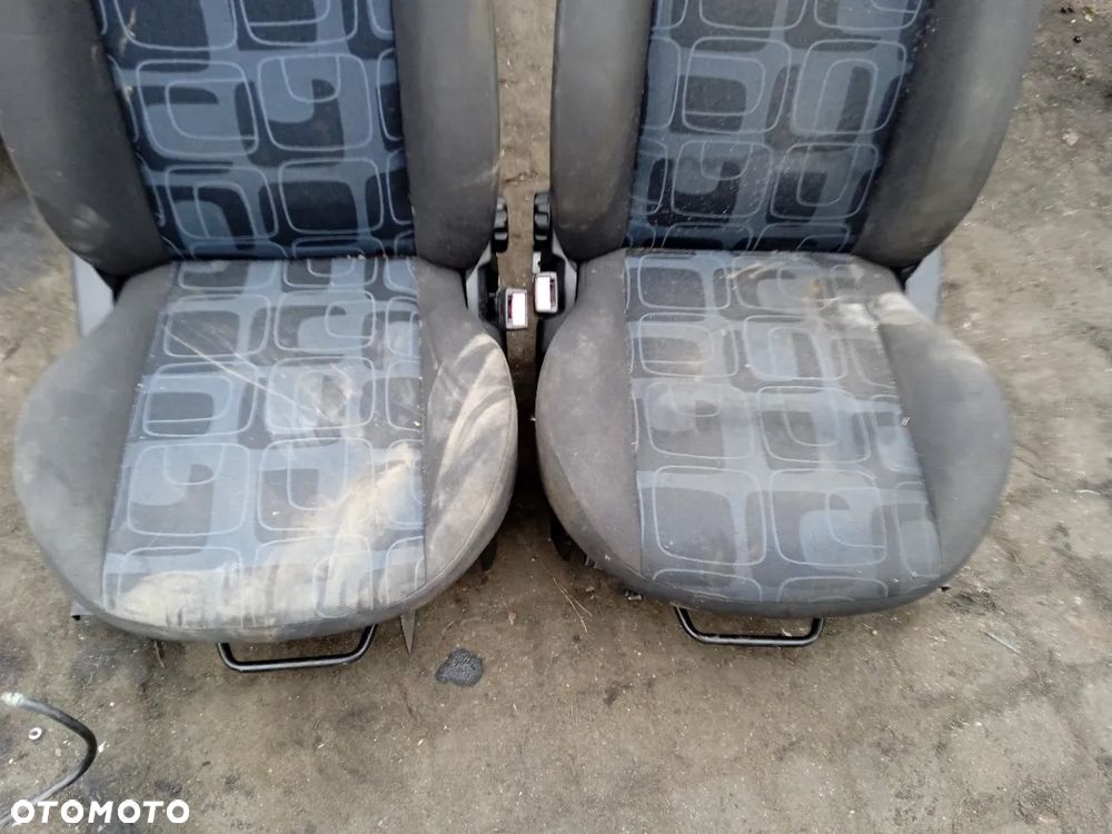 FOTEL KIEROWCY LUB PASAŻERA FORD FIESTA FUSION MK-6 02-08 - 2