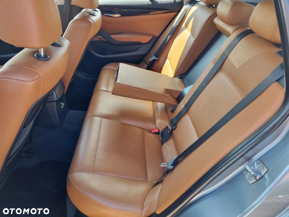 BMW X1 sDrive18i Sport Line - 13