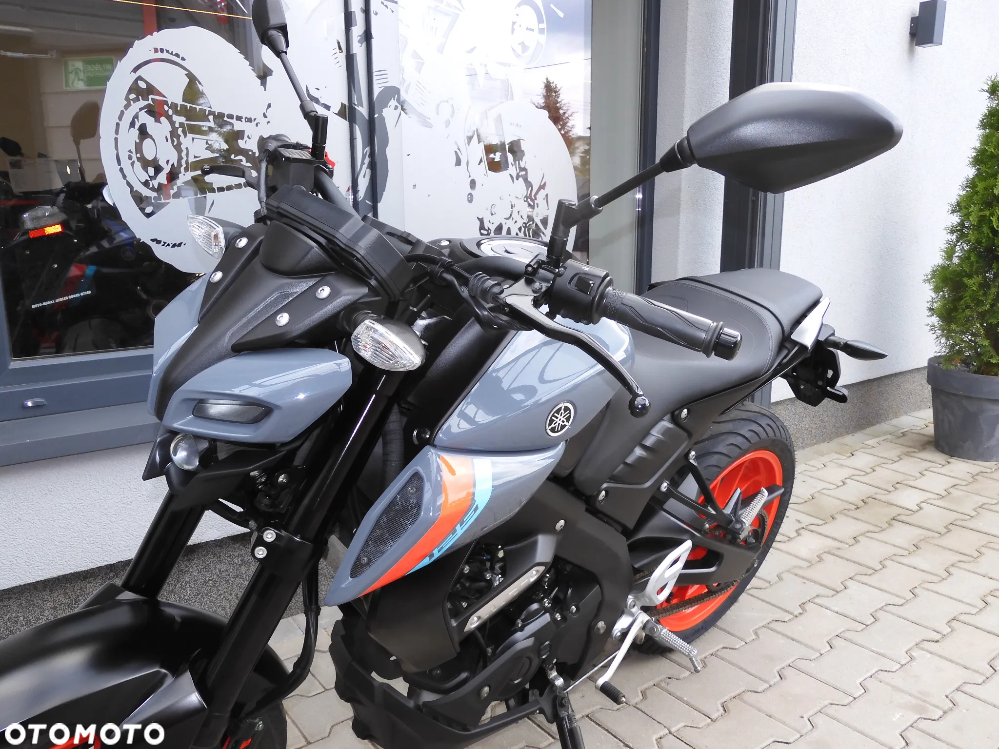 Yamaha MT - 19