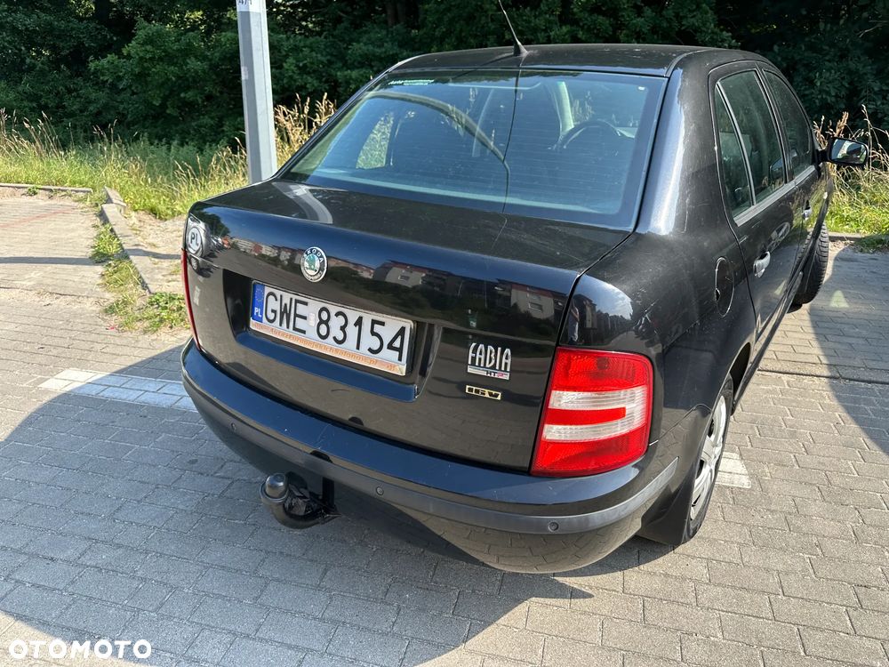 Skoda Fabia 1.2 HTP Sedan Classic - 11