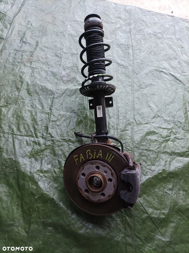 Skoda Fabia III 1,0 TSI Mchperson zwrotnica prawa 6C0413031AN - 1