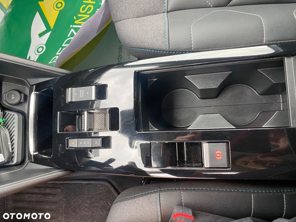 Citroën C4 PureTech 130 Stop&Start EAT8 FEEL PACK - 18