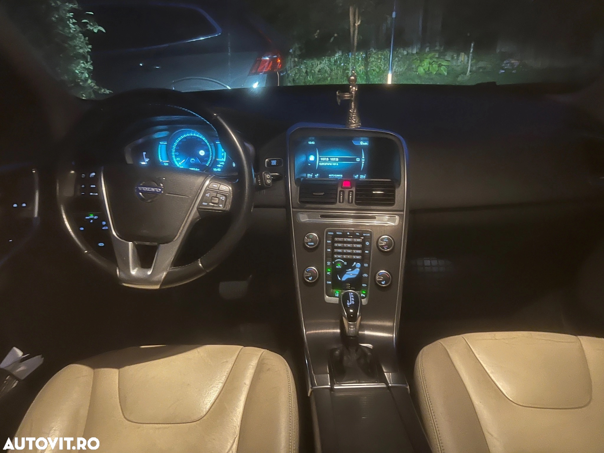 Volvo XC 60 D4 Geartronic Momentum - 9