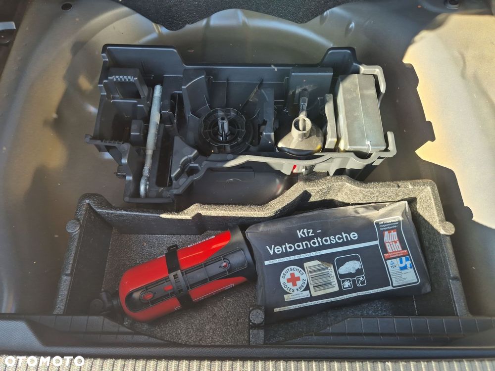 Peugeot 2008 PureTech 100 Active S&S BVM6 - 28
