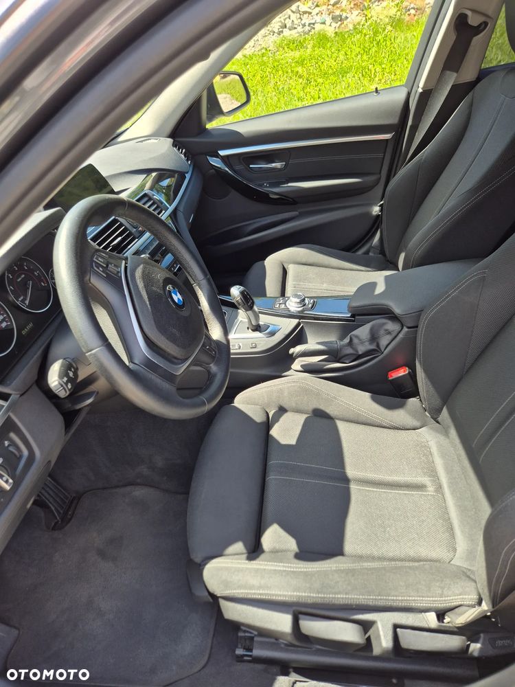 BMW Seria 3 320d xDrive Edition Luxury Line Purity - 23