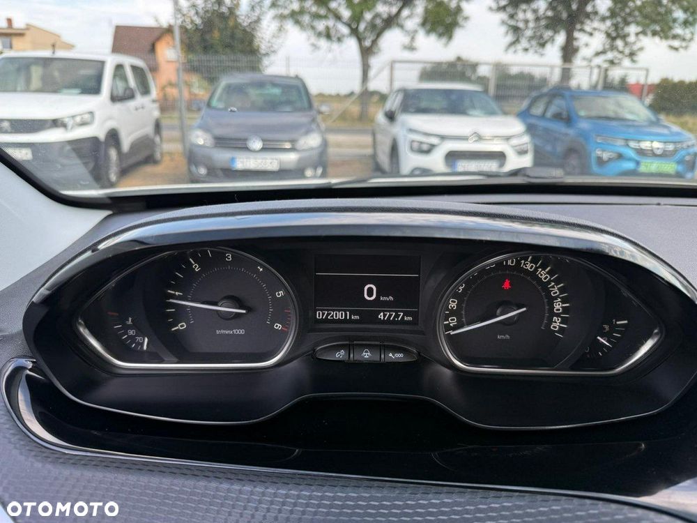 Peugeot 2008 - 8