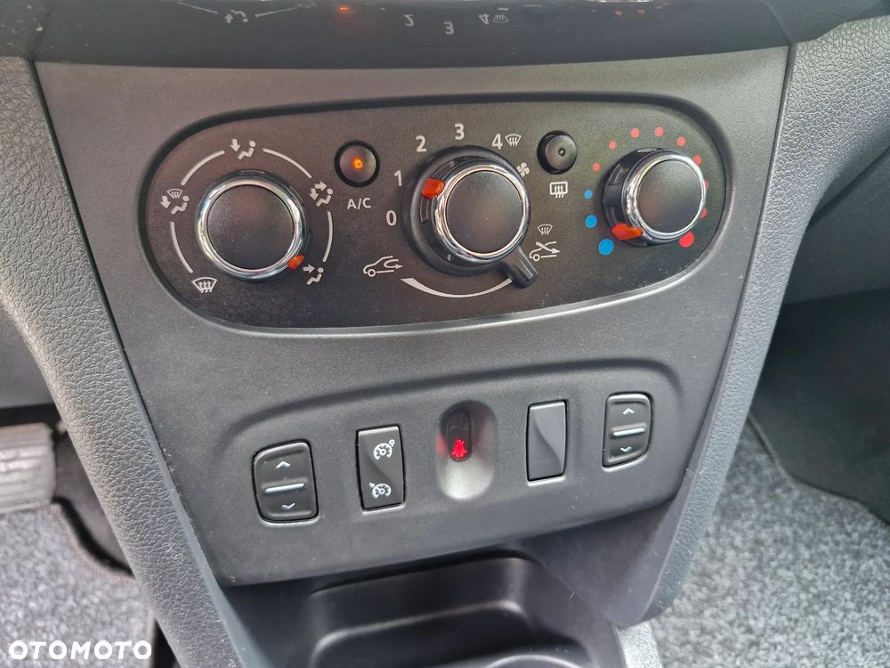 Dacia Sandero 1.2 16V 75 Essentiel - 13