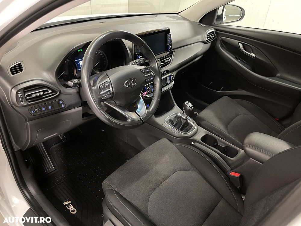 Hyundai i30 1.5 110CP M/T Highway - 6
