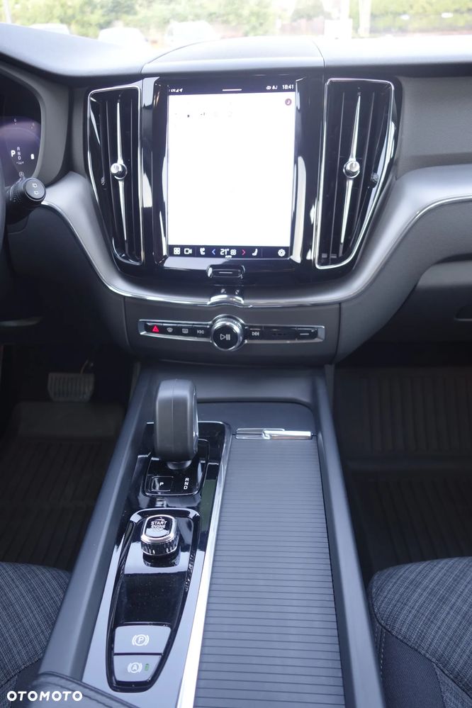 Volvo XC 60 B4 D Core - 12
