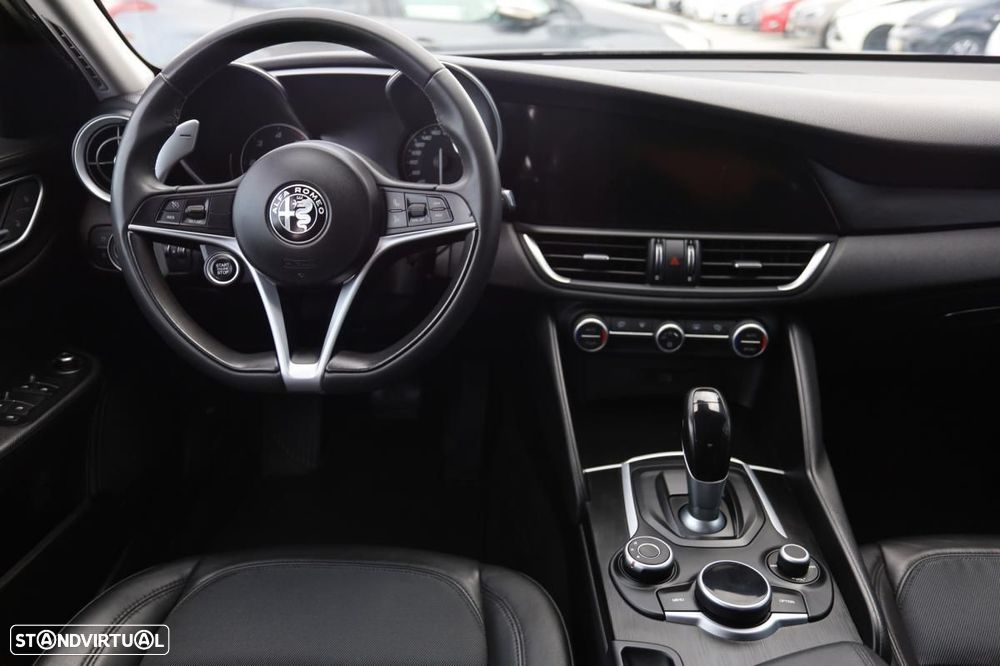 Alfa Romeo Giulia - 14