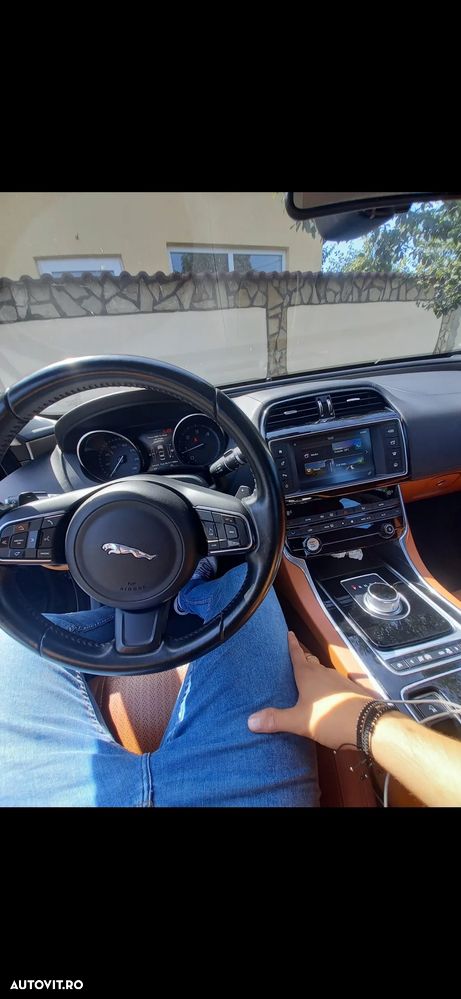 Jaguar XE E-Performance Aut. Prestige - 8