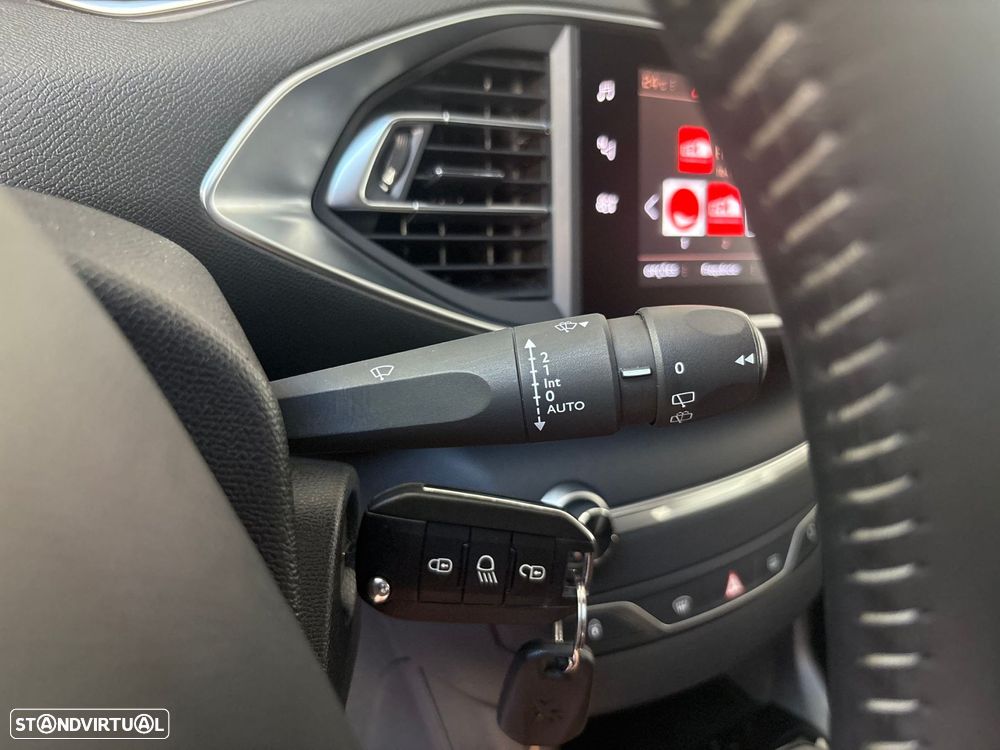 Peugeot 308 SW 1.5 BlueHDi Style J17 - 16