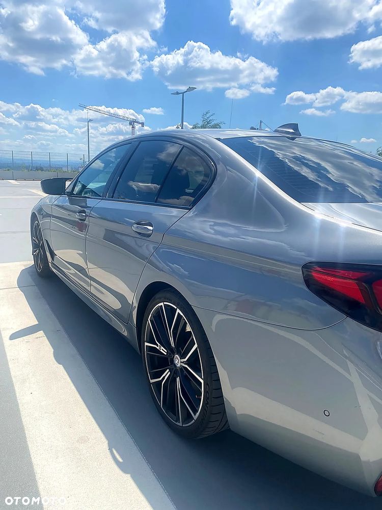 BMW Seria 5 M550i xDrive - 9