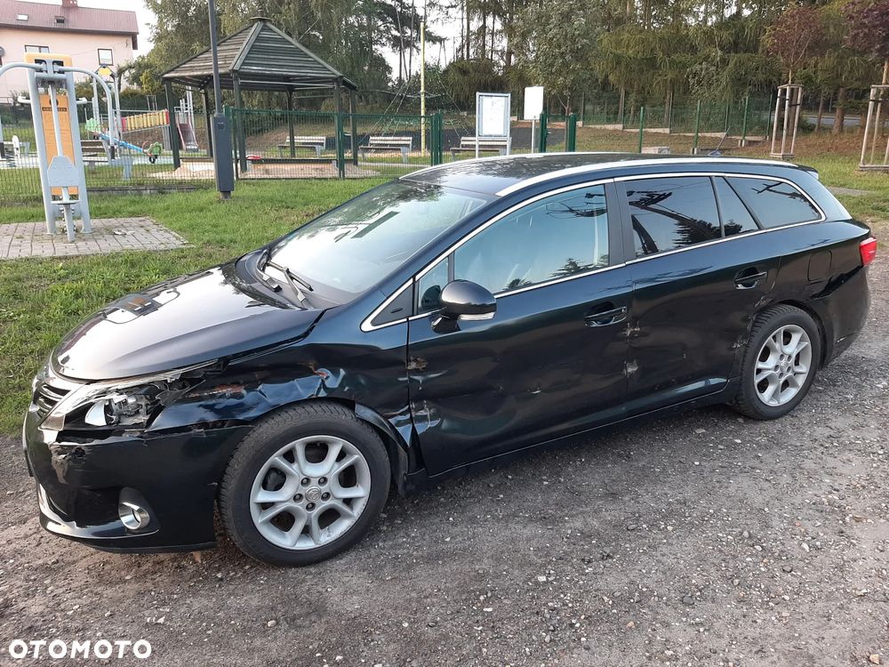 Toyota Avensis 1.8 Premium MS - 4
