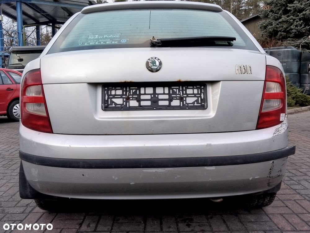 Skoda Fabia 6Y (99-04r.) 1.2 B 54KM. Silnik AWY/BMD Skrzynia GSH/GKS/GER/GDN/FSP lakier LF7T/9102/F7T. Cały na części. GWARANCJA !!!  Przód Tył Zestaw Komplet Drzwi Klapa Zderzak Błotnik Maska Grill Atrapa Szyba Pas Lampa Lusterko Boczki Fotel Kanapa Kokpit Deska Rozdzielcza Przełącznik Włącznik Sterownik Przewody Wiązka Instalacja Moduł Komputer Czujnik Listwa Pompa Alternator Wtryski Głowica Rozrusznik Kompresor Sprzęgło Dwumas Silnik Skrzynia ABS Klimatyzacji Paliwa Wspomagania Kolektor Turbina Przepustnica Zawór Chłodnica Koło Hak Belka Sanki Zawieszenie Mcpherson Półoś Amortyzator Wydech Tłumik Zacisk Most - 5