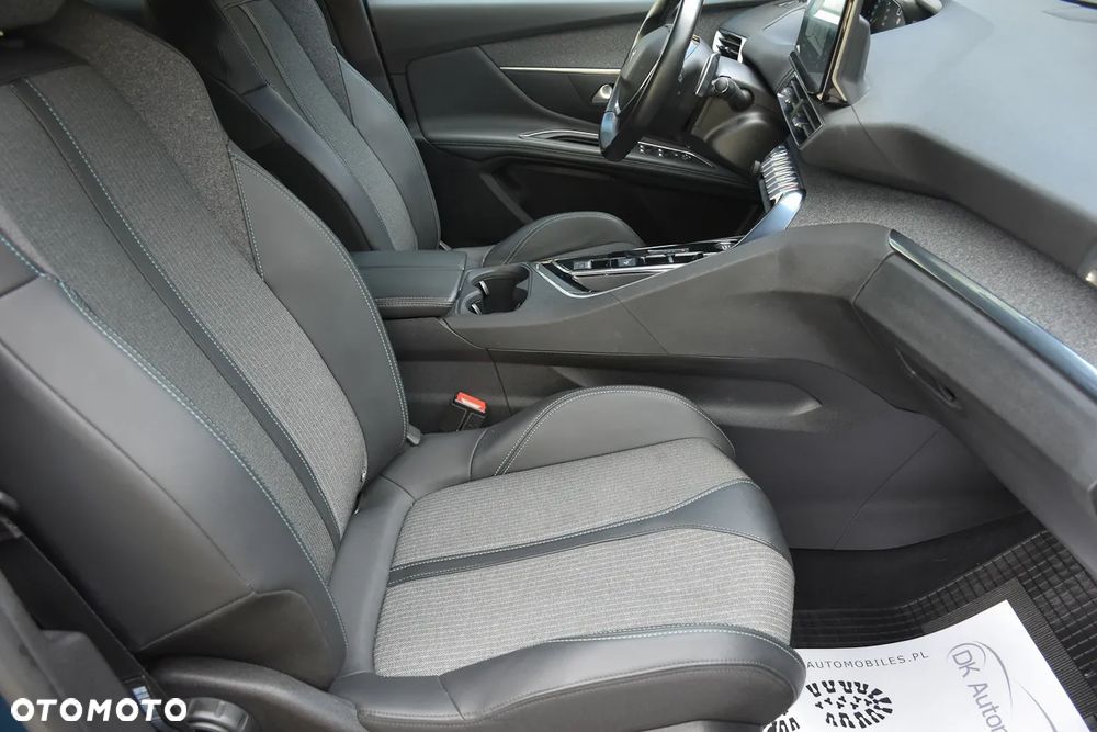 Peugeot 3008 1.6 PureTech HYbrid4 GT Line S&S EAT8 - 26
