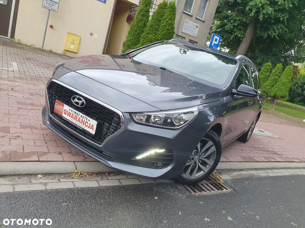 Hyundai i30 blue Kombi 1.4 YES Silver - 2
