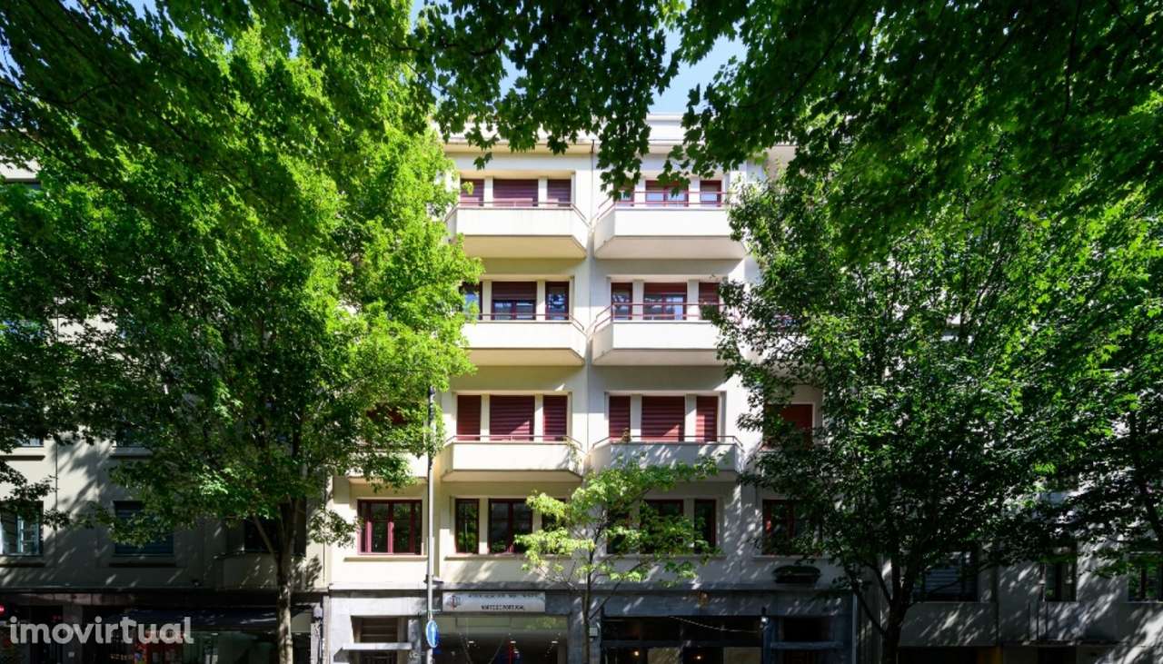 Apartamento T3 para remodelar à venda na Baixa do Porto - Grande imagem: 2/3