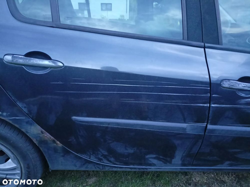 Renault Clio ver-1-5-dci-extreme - 3