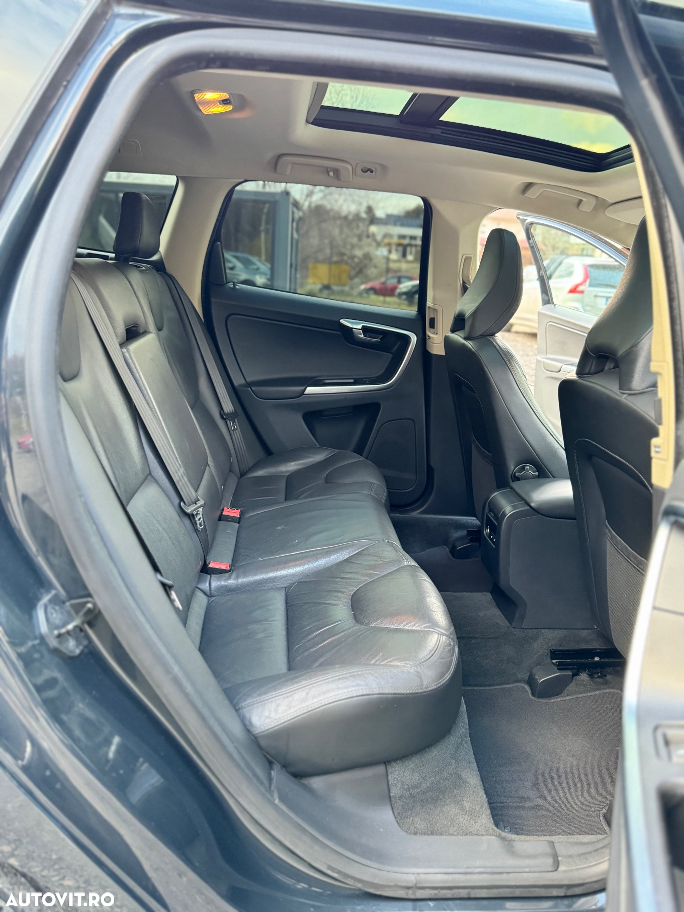 Volvo XC 60 2.4D AWD Aut. Summum - 31
